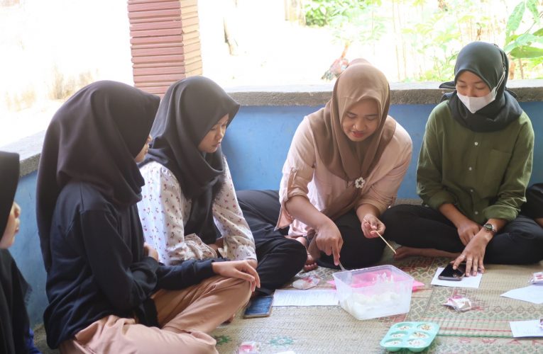 Mahasiswa Universitas Negeri Yogyakarta, Buat Sabun Anti Jerawat Alami dari Coconut Oil