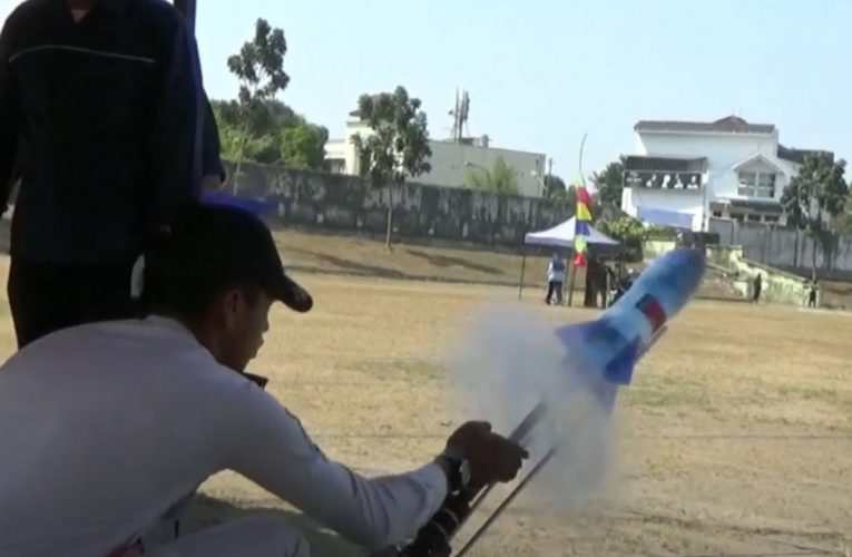 Taman Pintar Yogyakarta Adakan Kontes Roket Air 2023