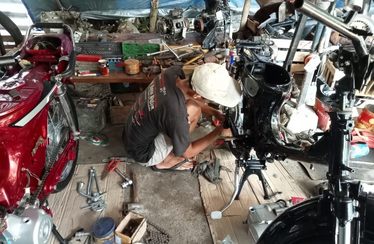 Bisnis Restorasi Motor Retro Bisa Biayai Kuliah di Universitas Negeri Yogyakarta