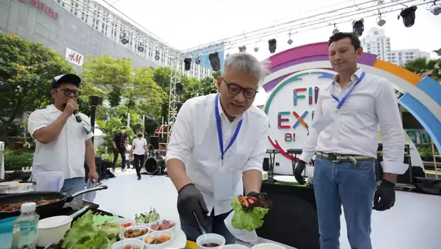 AXA Mandiri Gandeng Healthy Chef Edwin Lau Beri Edukasi Makanan Sehat